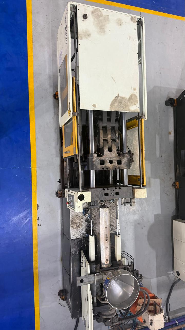 Injetora Sinitron SB 200 tons